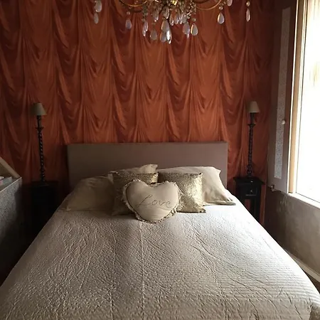 Con Ampere Bed & Breakfast 3*